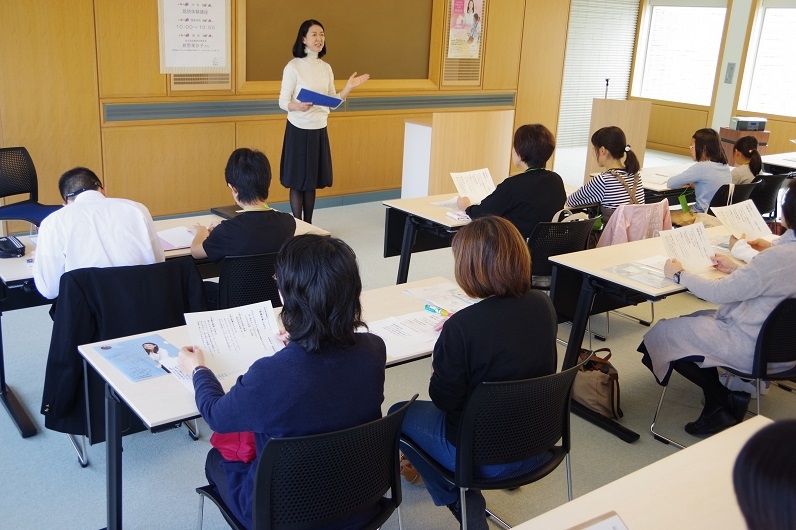 朗読ワークショップ「紺野美沙子名誉館長と朗読を楽しもう!!」写真