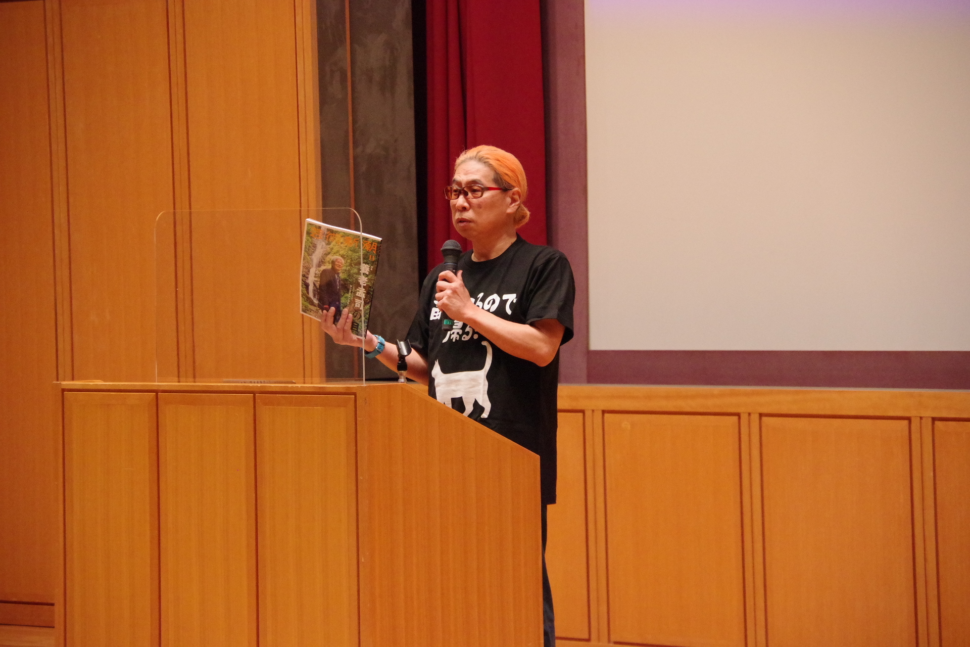 1126booktalk_2.JPG