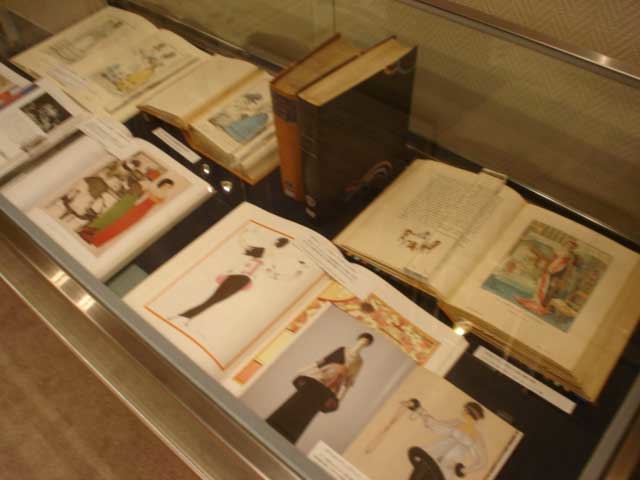 フランスファッション誌コレクション展示写真